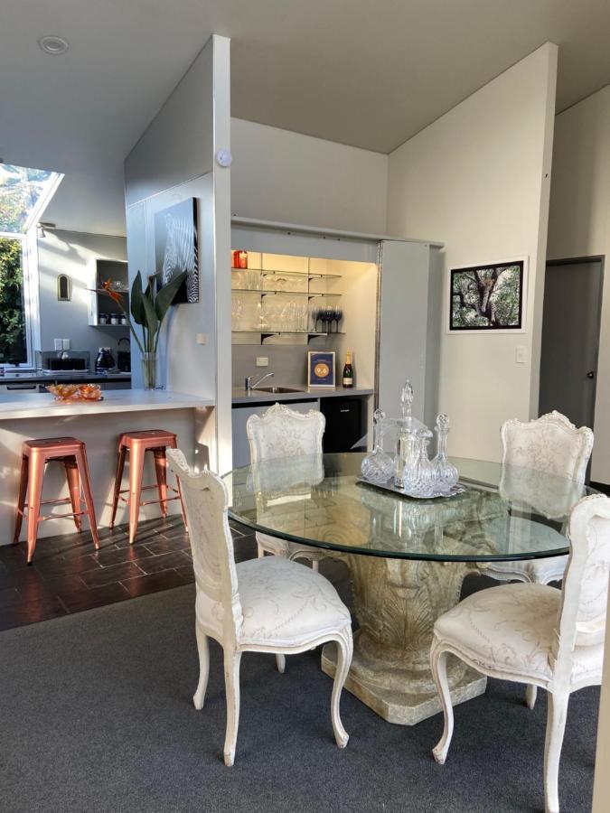 Maison Blue - Chic Inner City Townhouse Napier Exterior photo