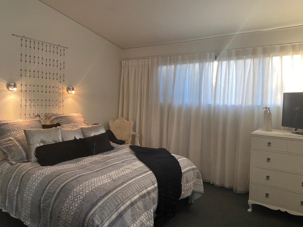 Maison Blue - Chic Inner City Townhouse Napier Exterior photo